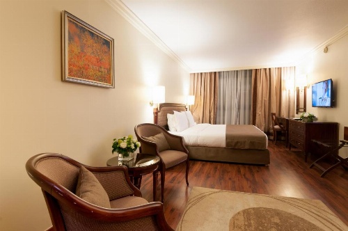 Le Commodore Hotel image 29