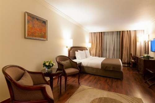 Le Commodore Hotel image 31