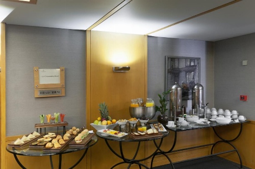 Le Commodore Hotel image 9